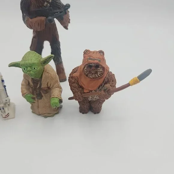 Vintage Star Wars Lot of (4) Chewbacca Yoda Ewok R2D2 PVC Lucasfilm - Picture 7 of 10